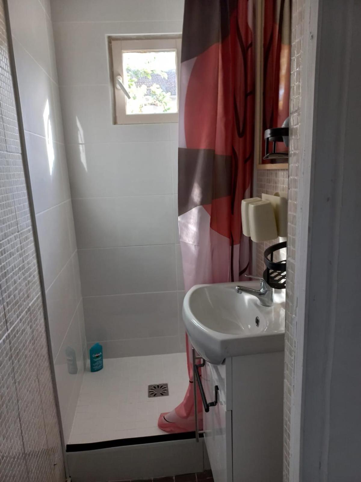 Maisonnette Au Calme Gennevilliers Extérieur photo