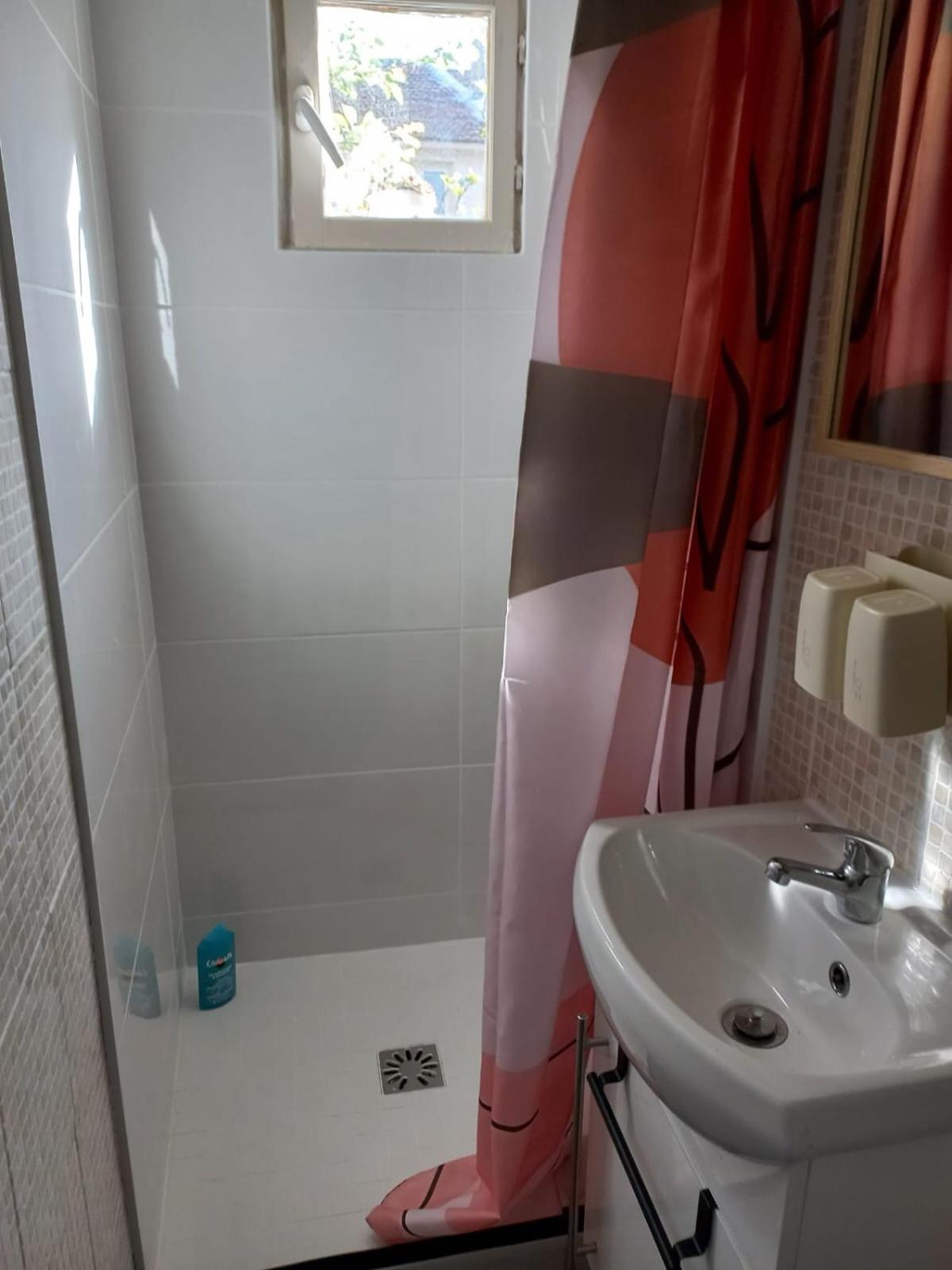 Maisonnette Au Calme Gennevilliers Extérieur photo