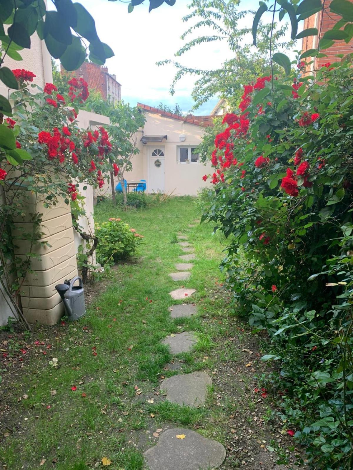 Maisonnette Au Calme Gennevilliers Extérieur photo